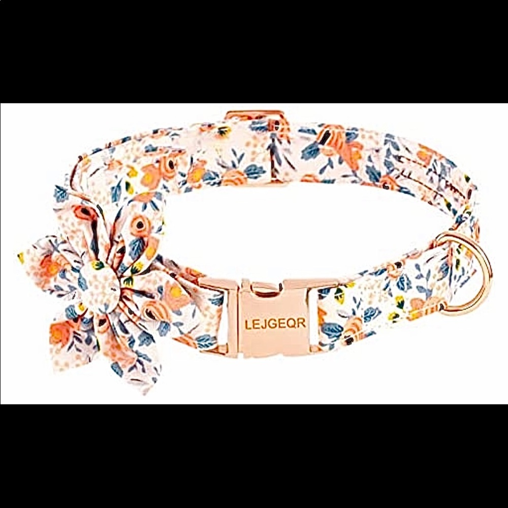 Flower appliqué dog collar - size medium